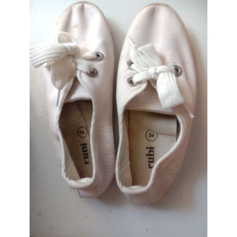 preloved sepatu rubi