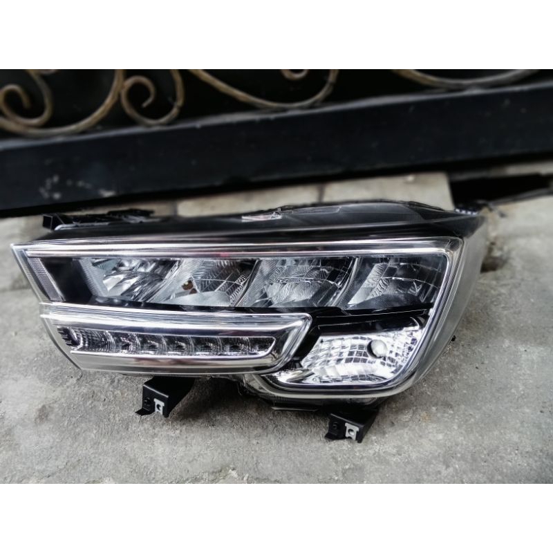 Headlamp Lampu depan Suzuki XL7 LED