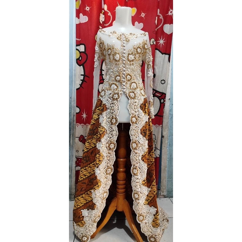 Kebaya pengantin akad ekor jarik PL