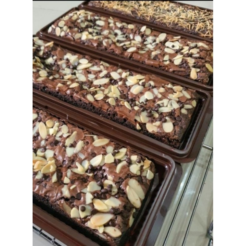 

brownies coklat panggang beli 1 gratis 1