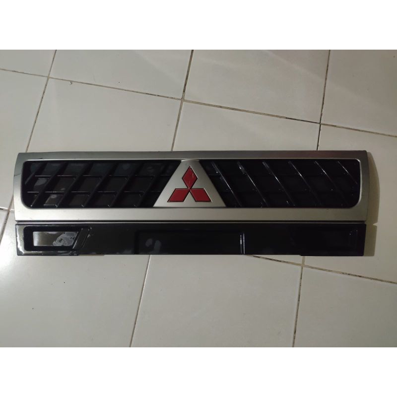 Gril Bemper Mitsubishi L300 Original Second
