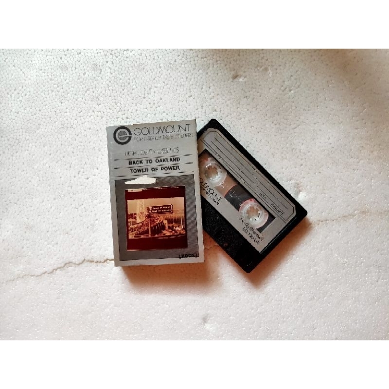 kaset pita soul funk TOWER OF POWER back to Oakland+ FLEETWOOD MAC