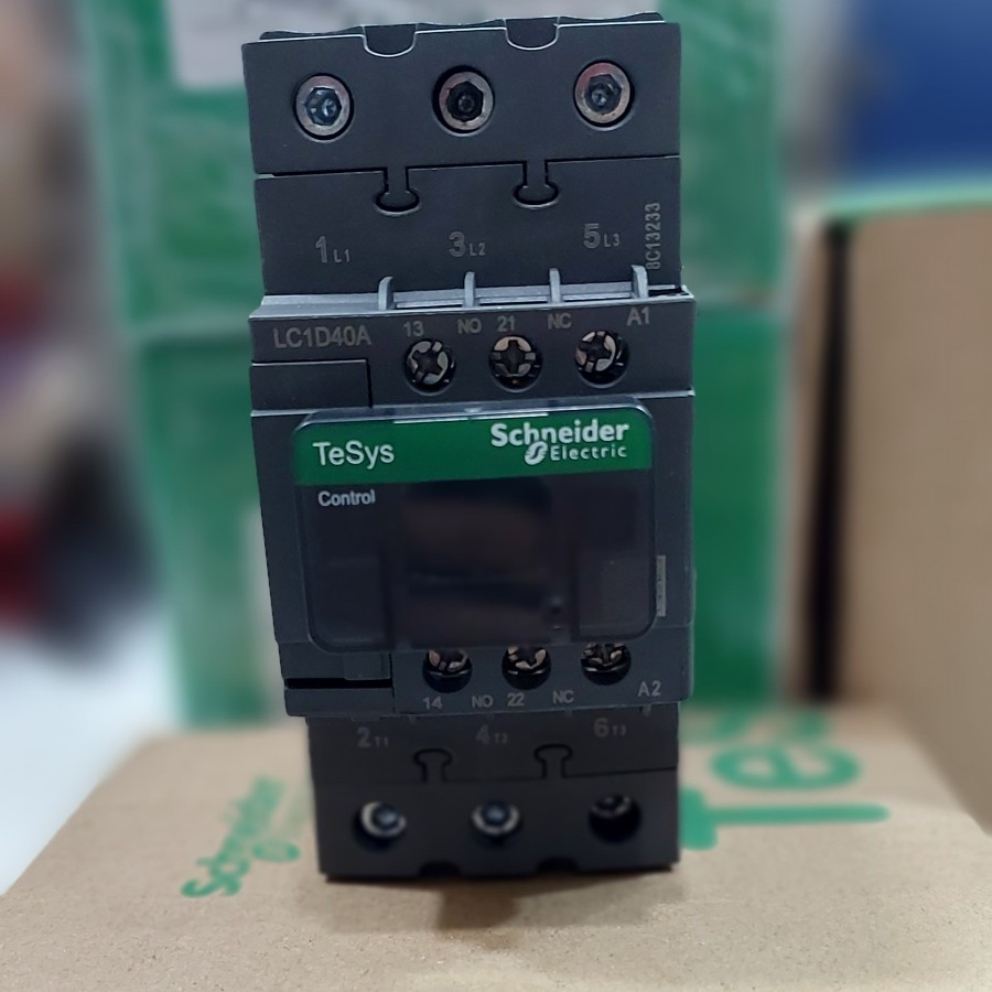 kontaktor schneider LC1D40M7 / contactor schneider LC1D40 220V AC