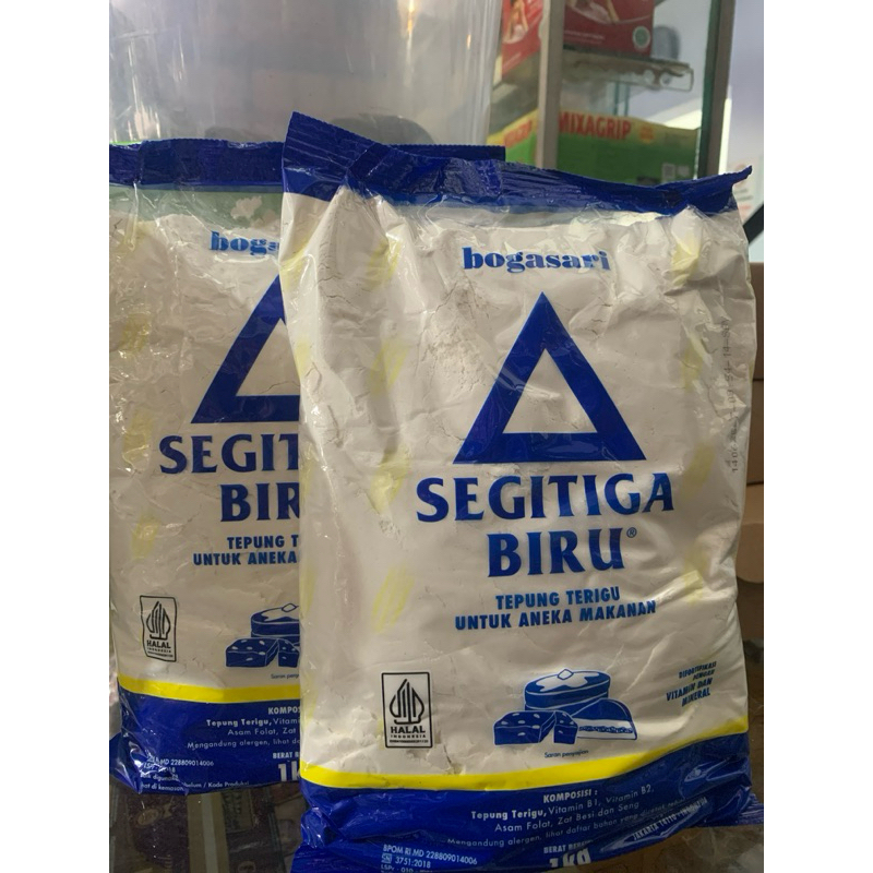 

TEPUNG TERIGU SEGITIGA BIRU 1Kg