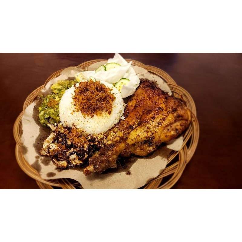 

Ayam Ungkep Kremes Lengkuas Frozen 1 ekor