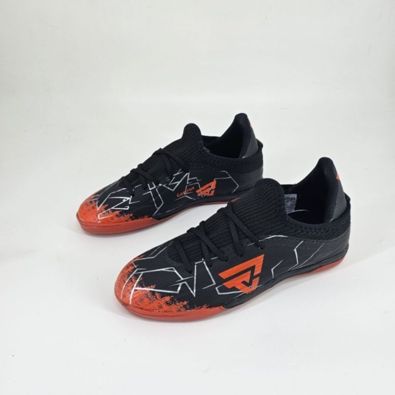 SEPATU FUTSAL JUNIOR GAZTRUZ FENTURE  HITAM MERAH