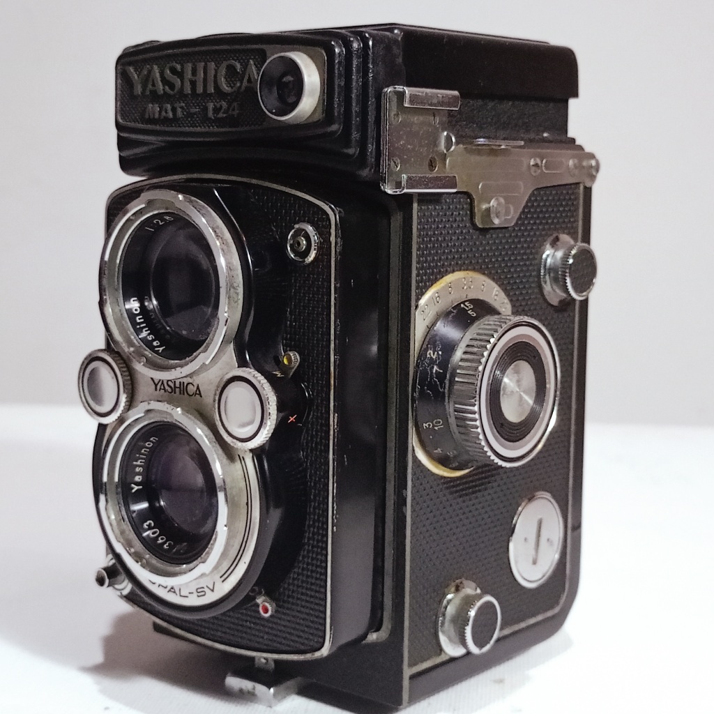 Kamera Jenis TLR Twin Lens Reflex YASHICA MAT 124