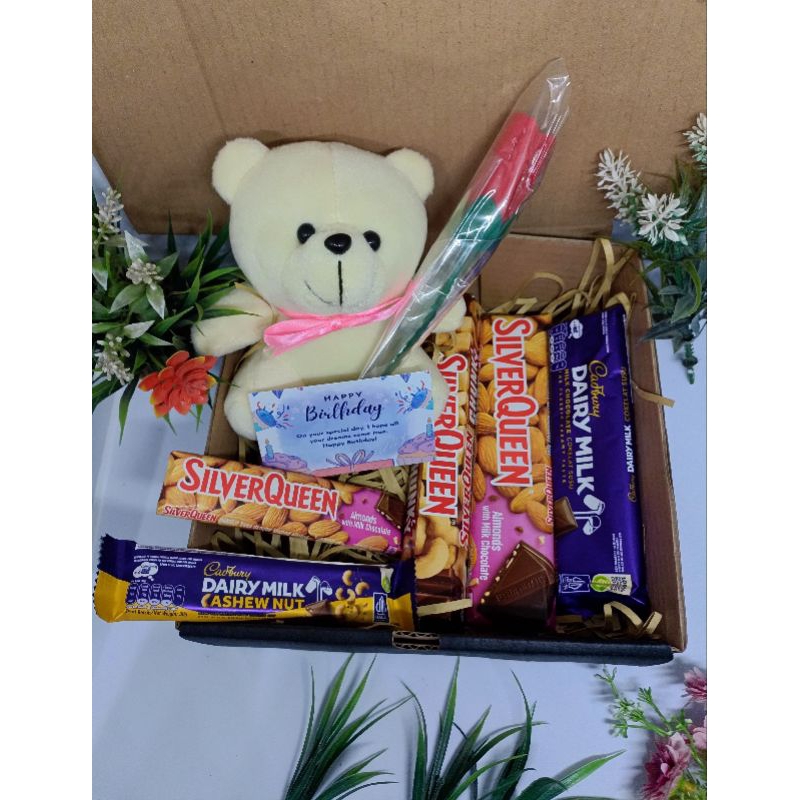 

HADIAH KADO VALENTINE / HAMPERS COKLAT/ KADO ULANG TAHUN KADO WISUDA