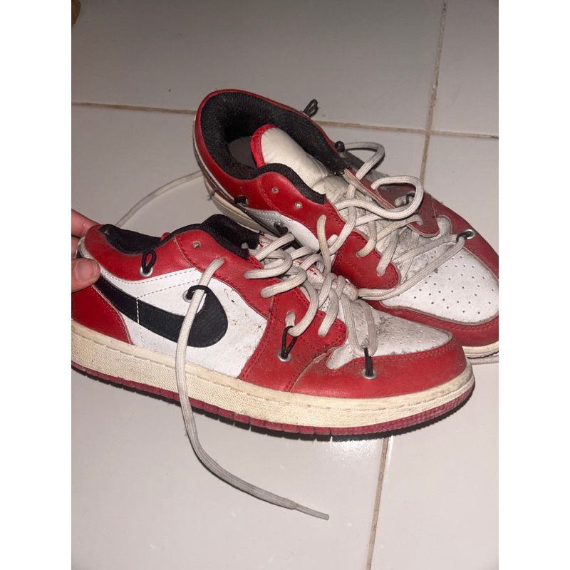 nike jordan low