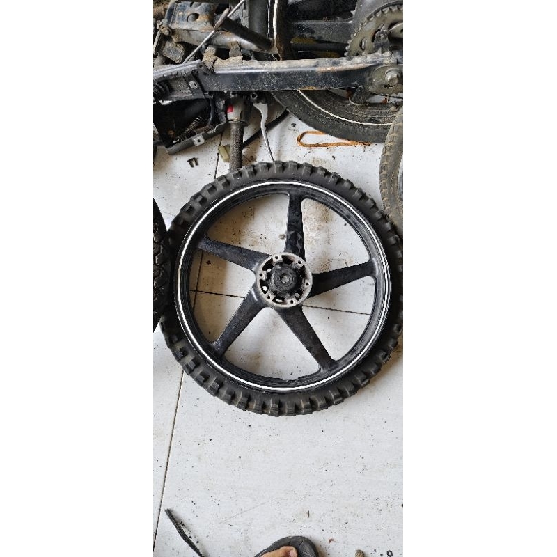 velg depan yamaha scorpio z new robot ring 18 pelek cw front rim Ori