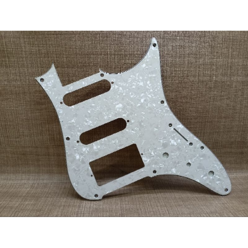 Pickguard Original Ibanez AZ HSS 3 Ply Pearloid Putih Kerang Kondisi Baru