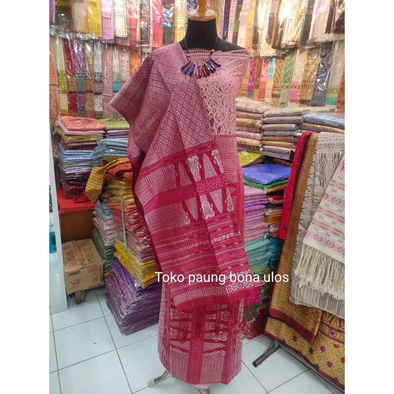 SONGKET TUMTUMAN TENUNAN TARUTUNG BENANG SUTRA BEMBERT KRISTAL PRADA KOREA WARNA PINK SILVER.