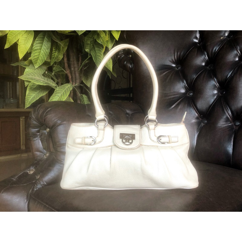 Tas kulit putih bw (preloved)