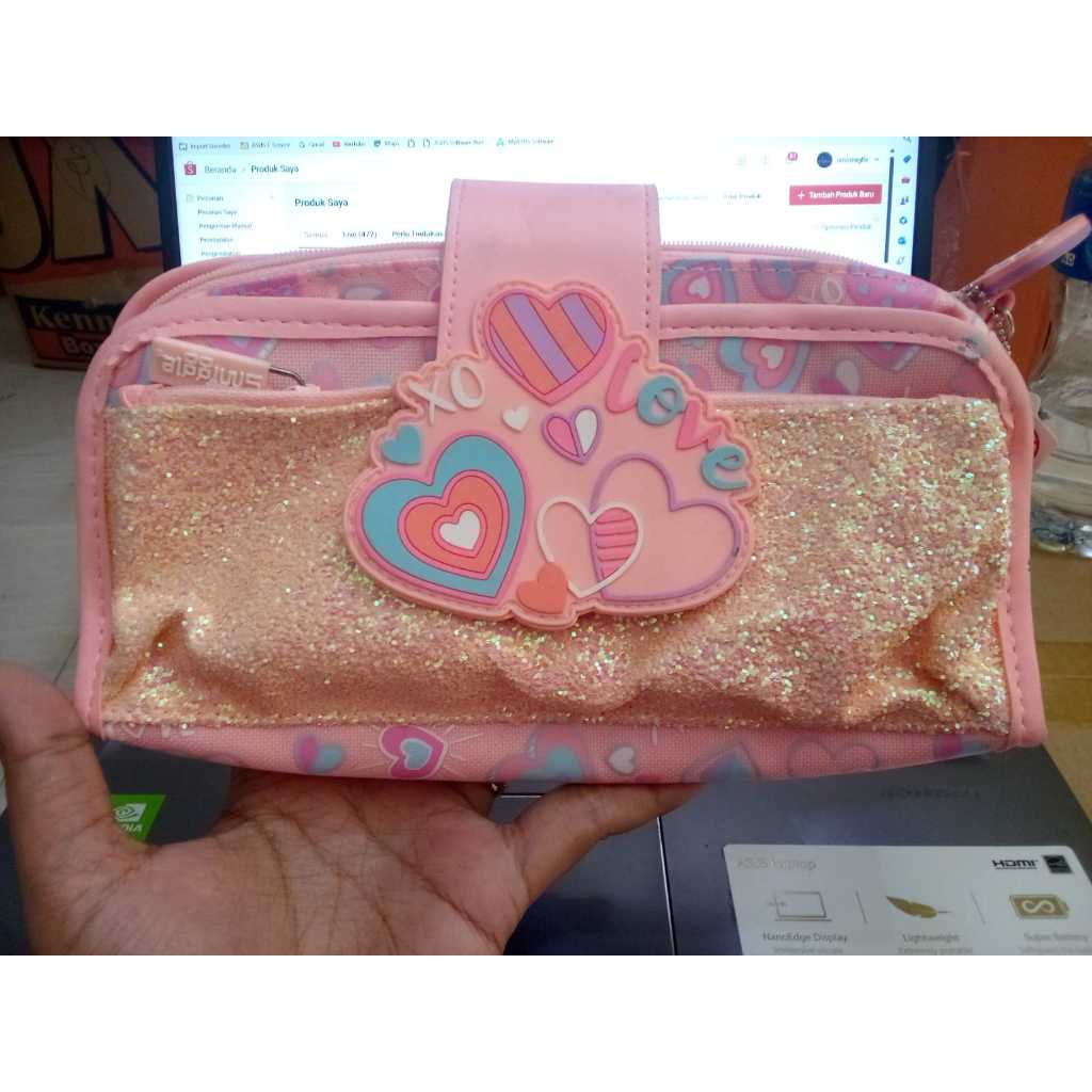 

SMIGGLE PENSIL CASE UTILITY - XO LOVE BLINK