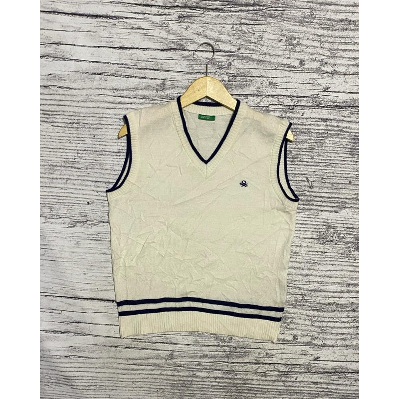 Vest rompi rajut knit knitwear casual vneck unisex academia United colors of Benetton second