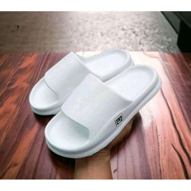 sandal slop karet putih / sandal slop karet pria