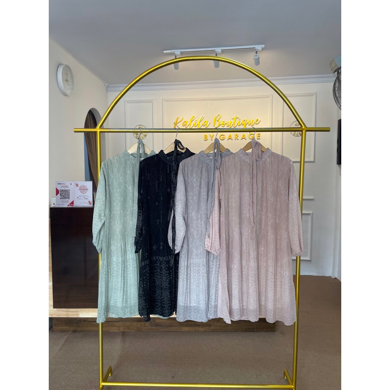 Tunik plisket ceruty motif