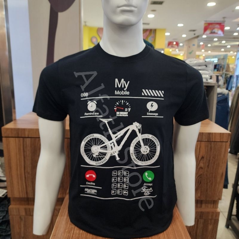 SHARKS ORIGINAL KAOS PRIA LENGAN PENDEK HITAM SGB1068886