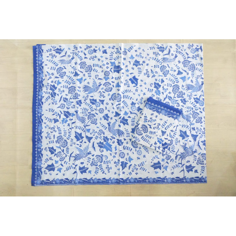 Kain batik tulis encim biruan dasar putih