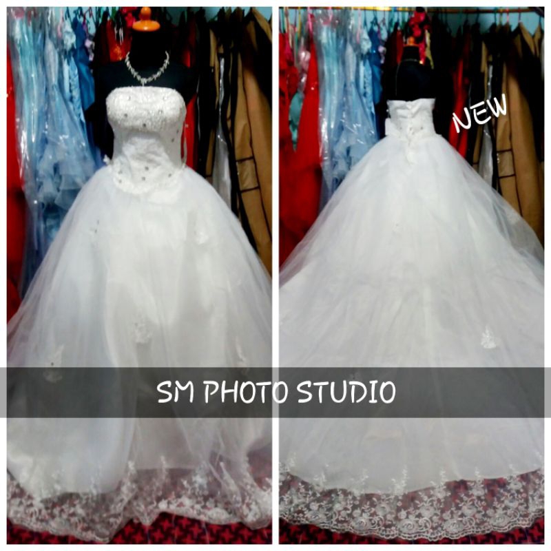 Gaun pengantin ekor panjang