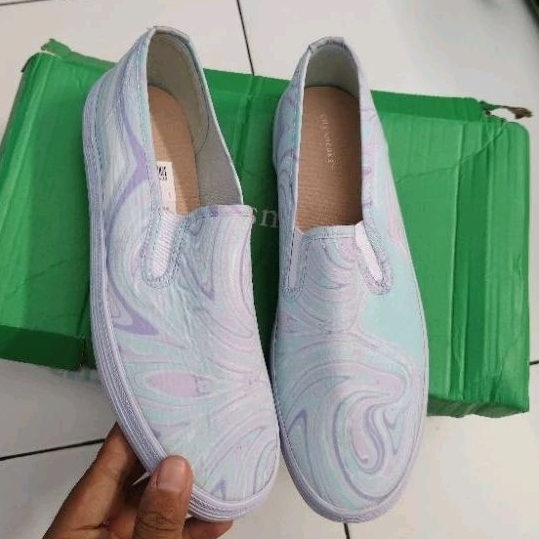SALE‼️SLIP ON CITY SNEAKERS BY PAYLESS