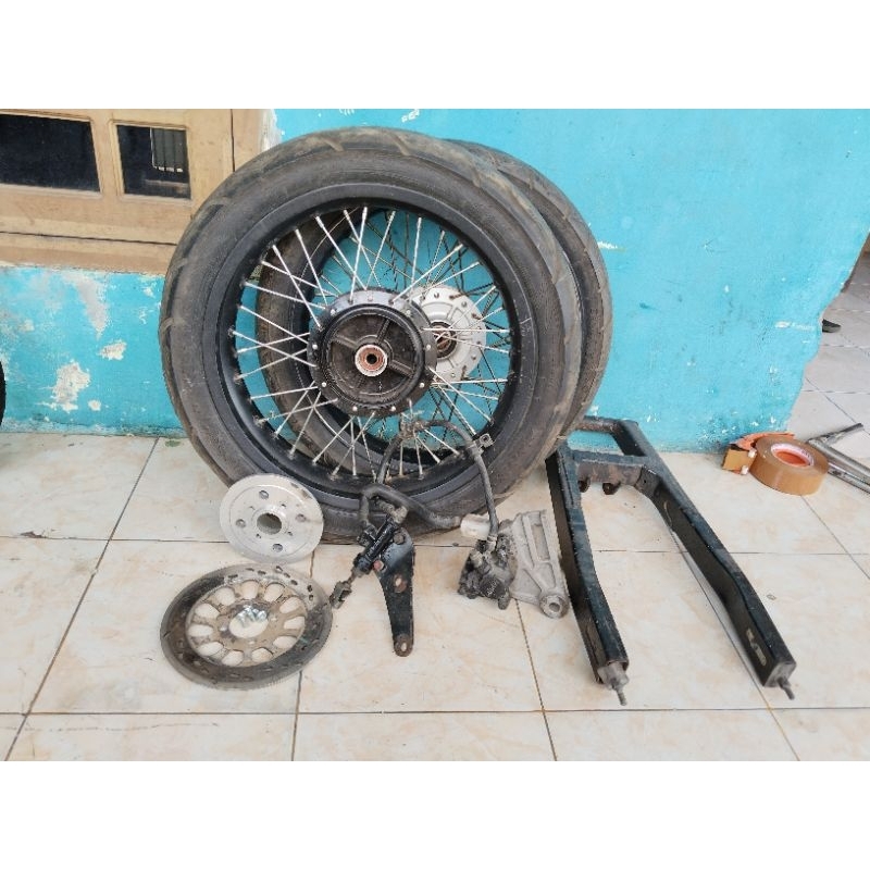 velg tapak lebar scorpio set pengereman cakram belakang plus arm lebar muat ban 160