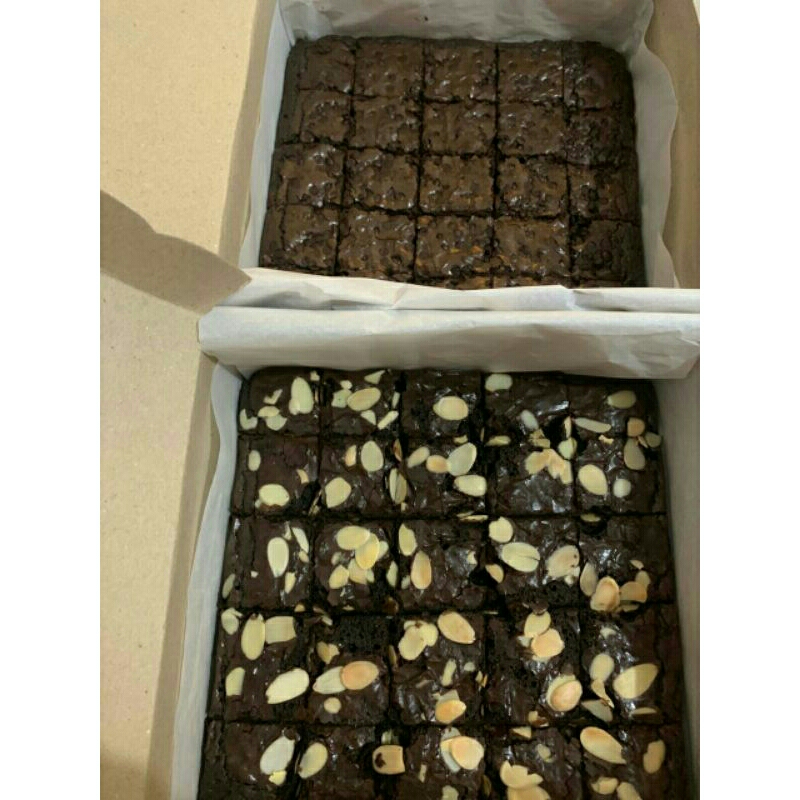

Fudgy Brownies uk 20x20,,,coklatnya juara dijamin enak