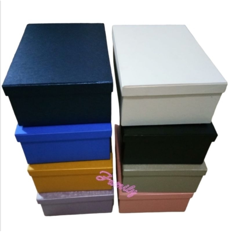 

Bok Kotak Kado Tebal Kokoh 30x20cm Coklat