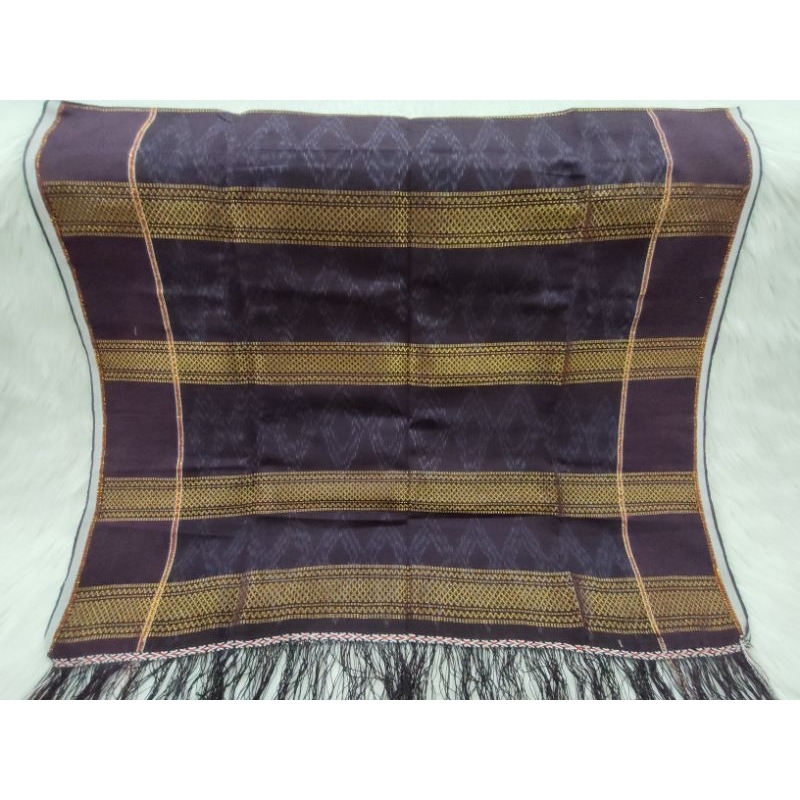 Uis gara sutra pakaian adat wanita Karo