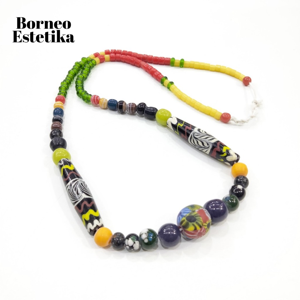 Kalung Lilis Lamiang Manik Manik Lukis – Kalung Adat Khas Dayak Kalimantan