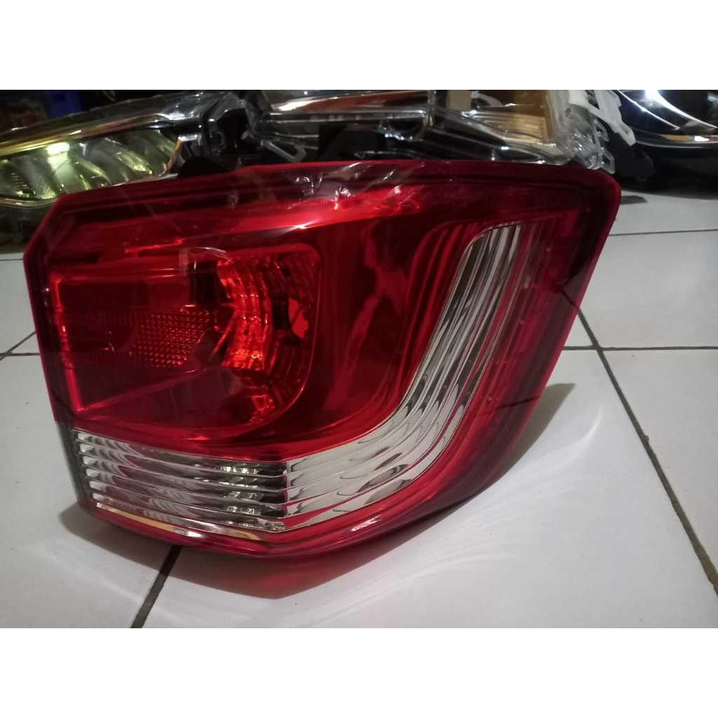 Stoplamp Wuling Confero Kanan