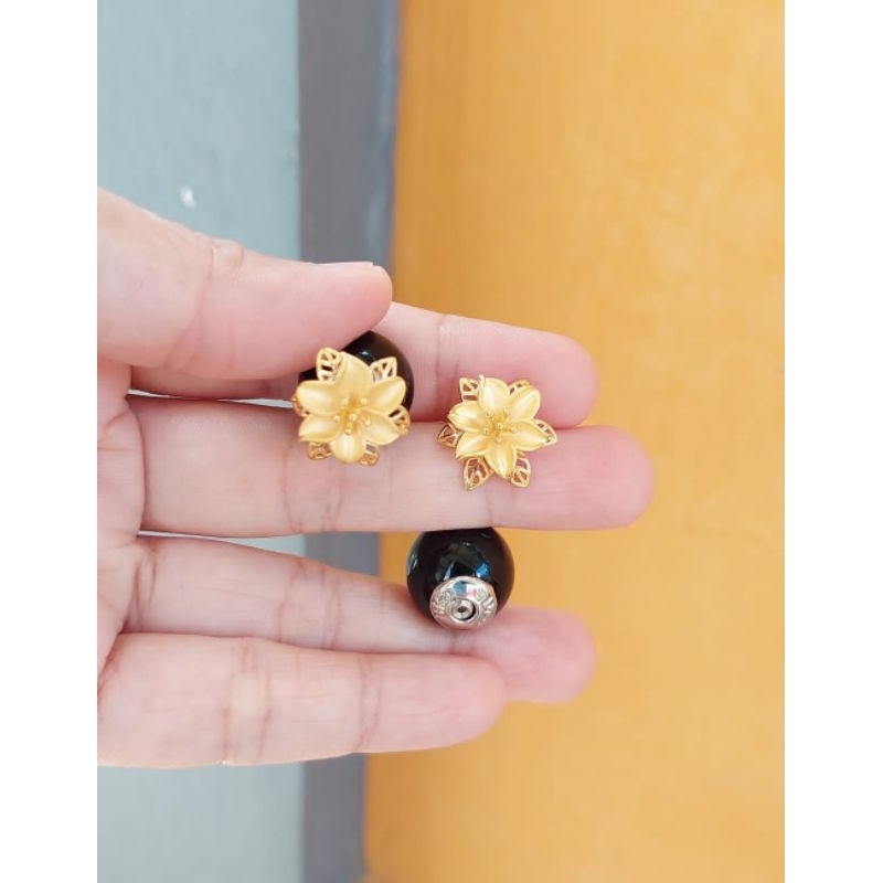 Anting bunga bulat(hitam)