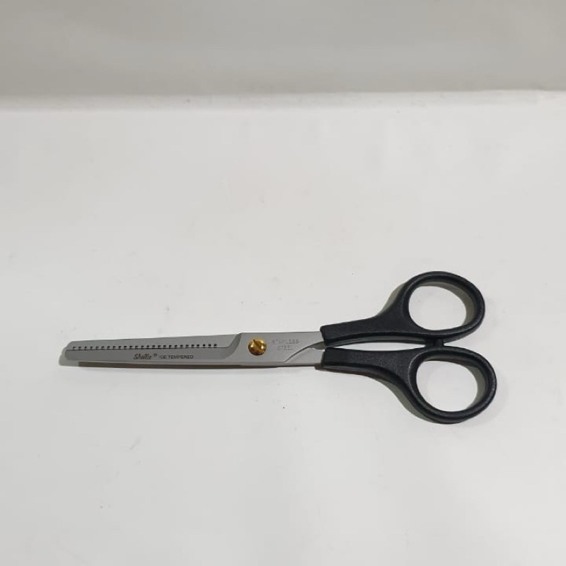 Shilla gunting rambut