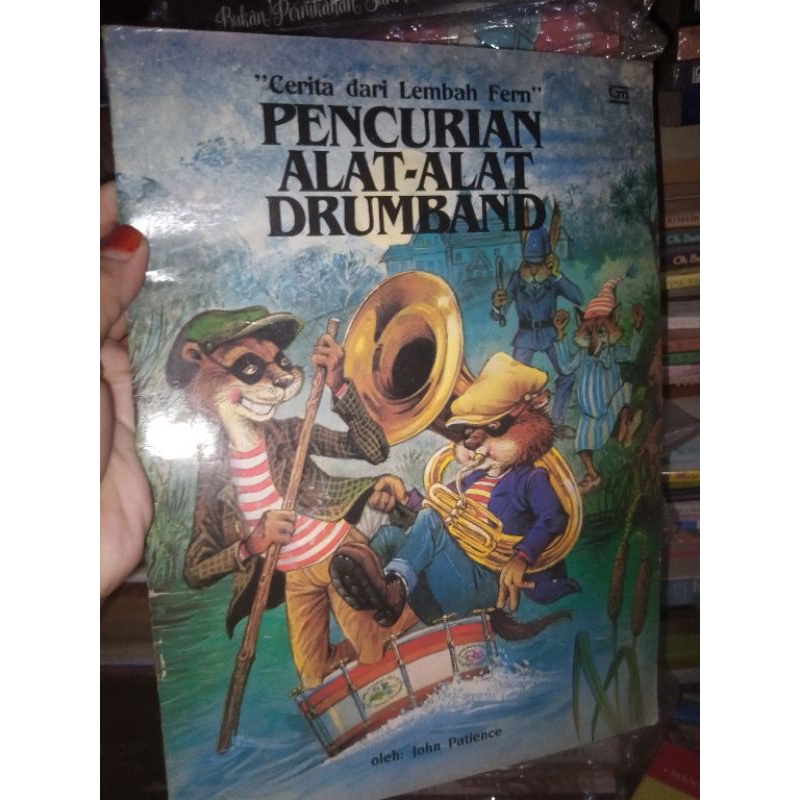 Cerita dari Lembah Fern / PENCURIAN ALAT - ALAT DRUMBAND