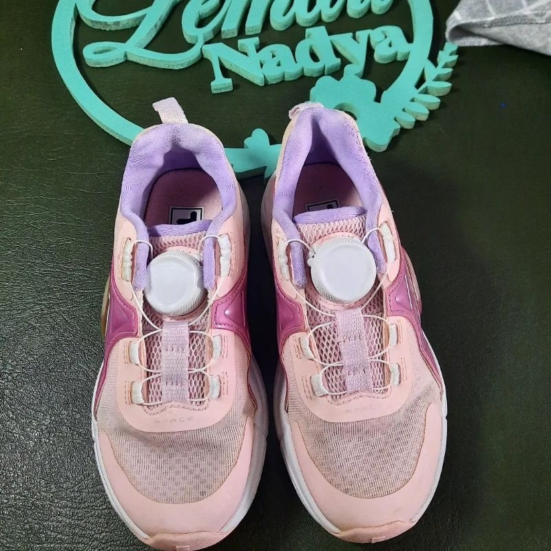 Preloved Fila Boa Soft Pink Sepatu Anak Second Original size 31 insole 19,5cm