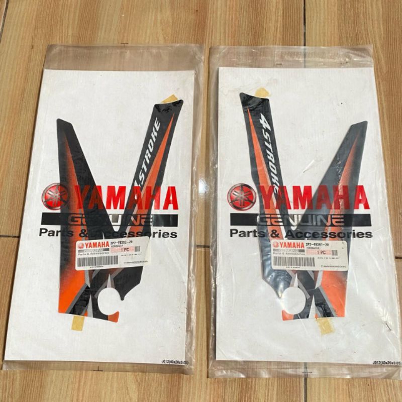 

Stiker striping sayap dalam Yamaha Jupiter z Burhan 2006 hitam oranye original YGP 2P2-F8391-20 2P2-F8392-20