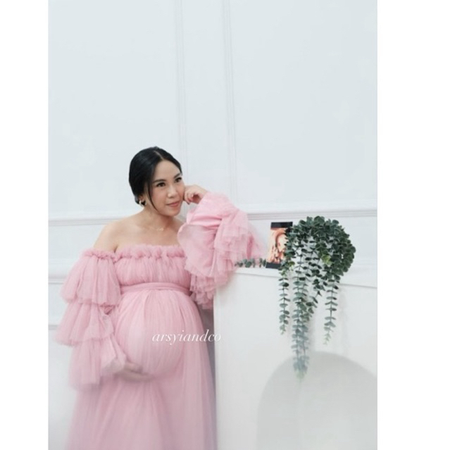 FOR RENT/DISEWAKAN MATERNITY DRESS/PREWEDDING DRESS/MATERNITY GAUN/PREWEDDING GAUN