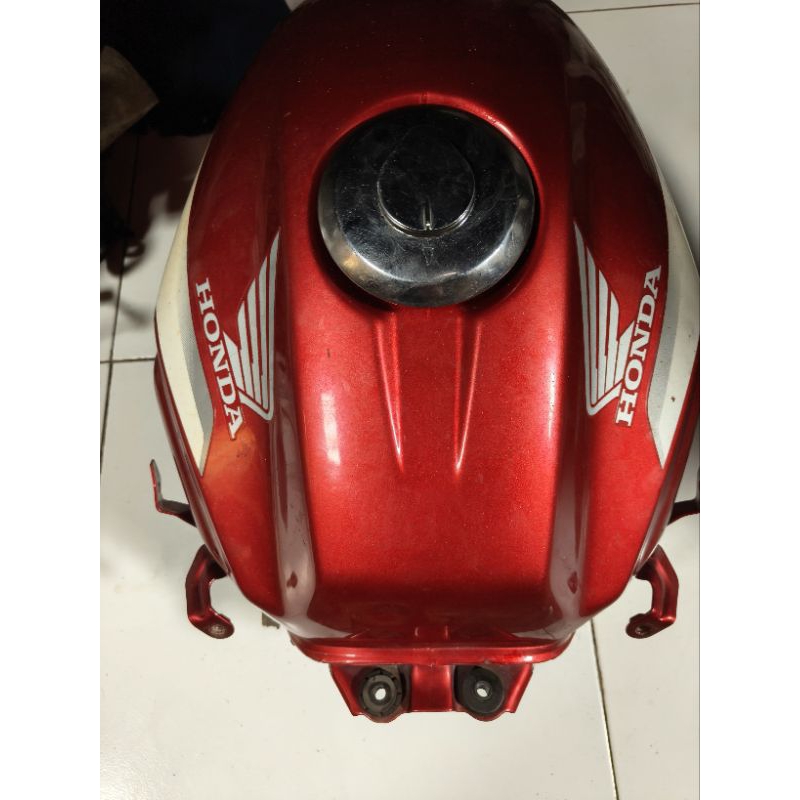 Tangki tengki AJA cb 150r old barang masih bagus ori bawaan motor copotan motor asli