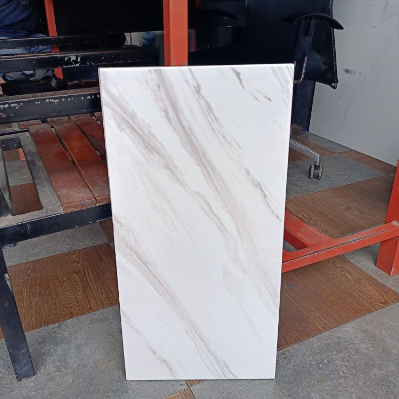 keramik dinding 30x60 putih carara volakas white kia