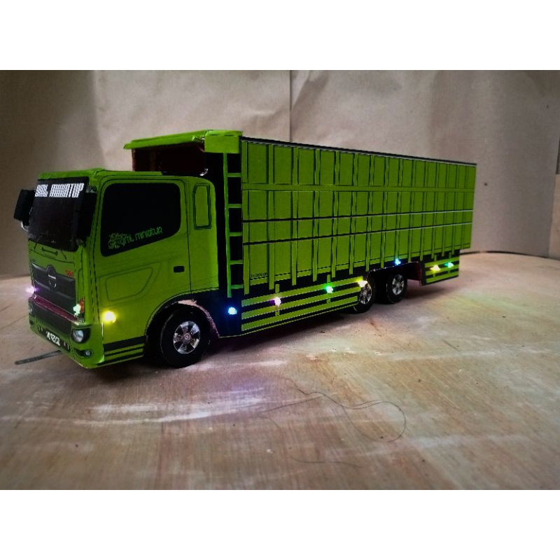 miniatur truk tronton hino full lampu