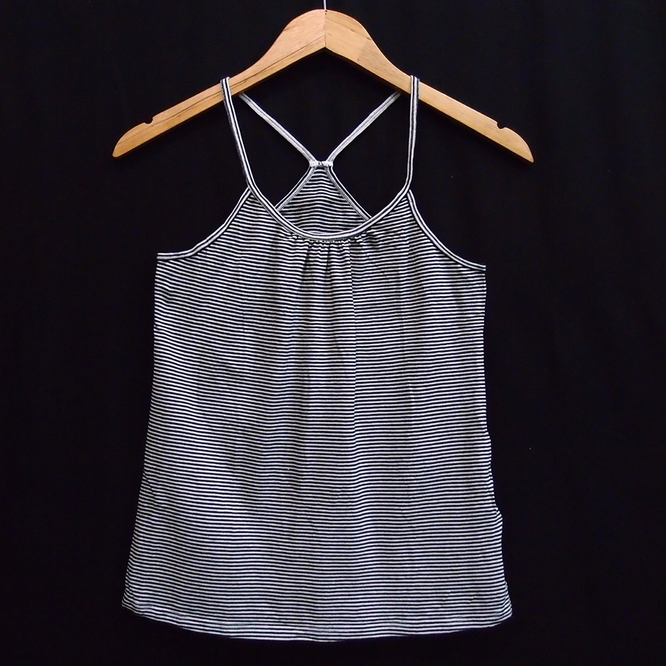 CT472 SIZE M UNIQLO PREMIUM TANK TOP