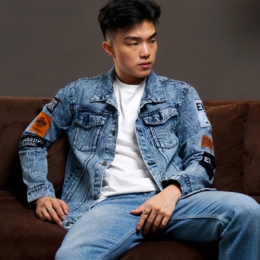 XG34448 JAKET PRIA JEANS BAHAN DENIM MOTIF EMBLEM LOGO FULL BORDIR EHX SNOWBLUE ATASAN KASUAL UNISEX