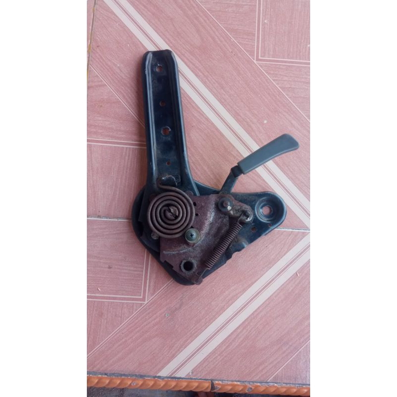 tuas jok depan kanan Karimun kotak