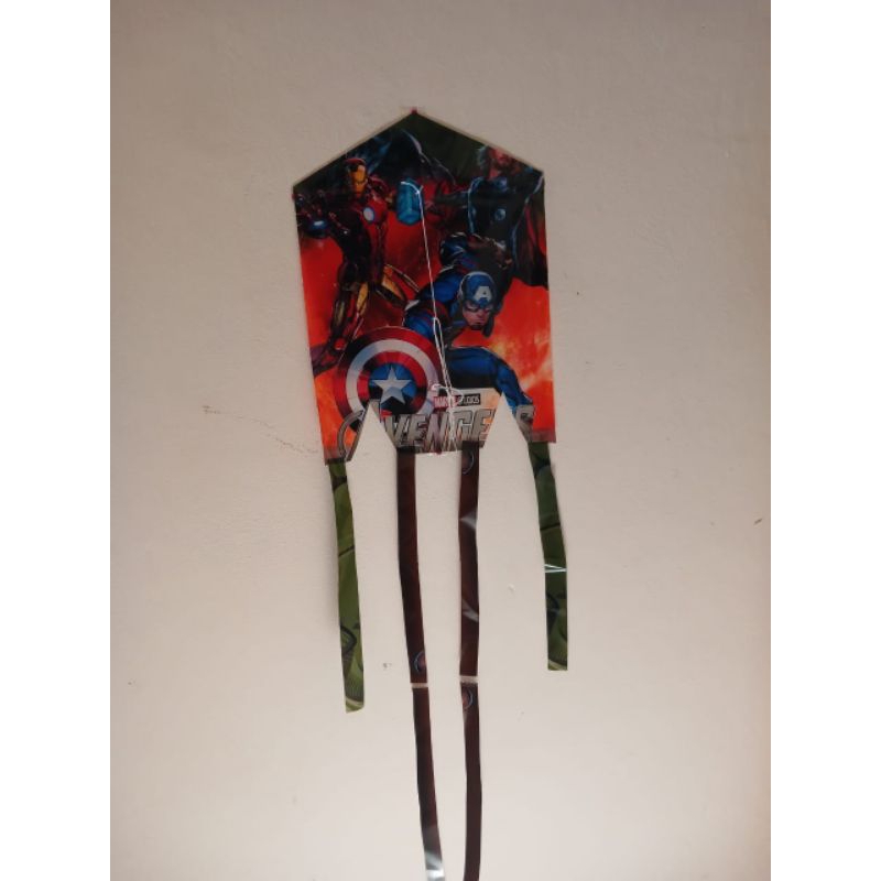 layang-layang karakter