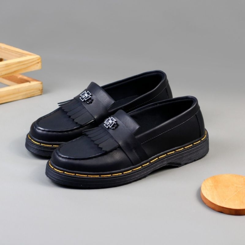 Sepatu Kerja Kuliah Pria Smile Hitam