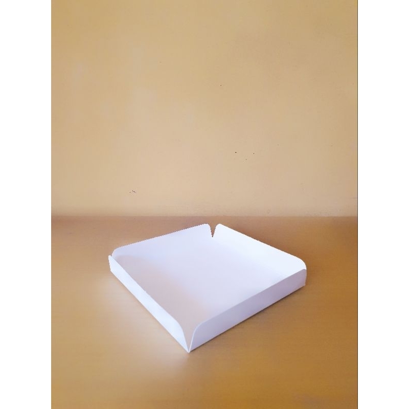 

Tatakan tray kue uk. 11.8 x 11.8 x 2 cm ( 1 pack isi 10 pcs )