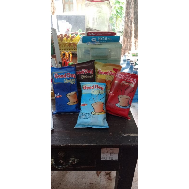 

Good Day kopi instan 3 in 1 renceng 20gr all varian