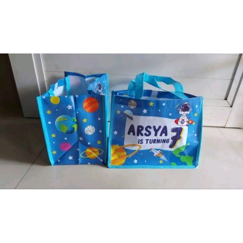 

TAS ULTAH FULL PRINTING CUSTOM Uk. 25x20x14 cm