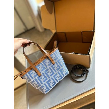 [New Style] Fendi Classic Fashion Women’s Tote Bag/Casual and Versatile Women’s Shopping Bag