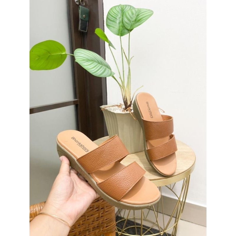 SANDAL WANITA KULIT BHONKSHORS PALANG 2 WEDGES